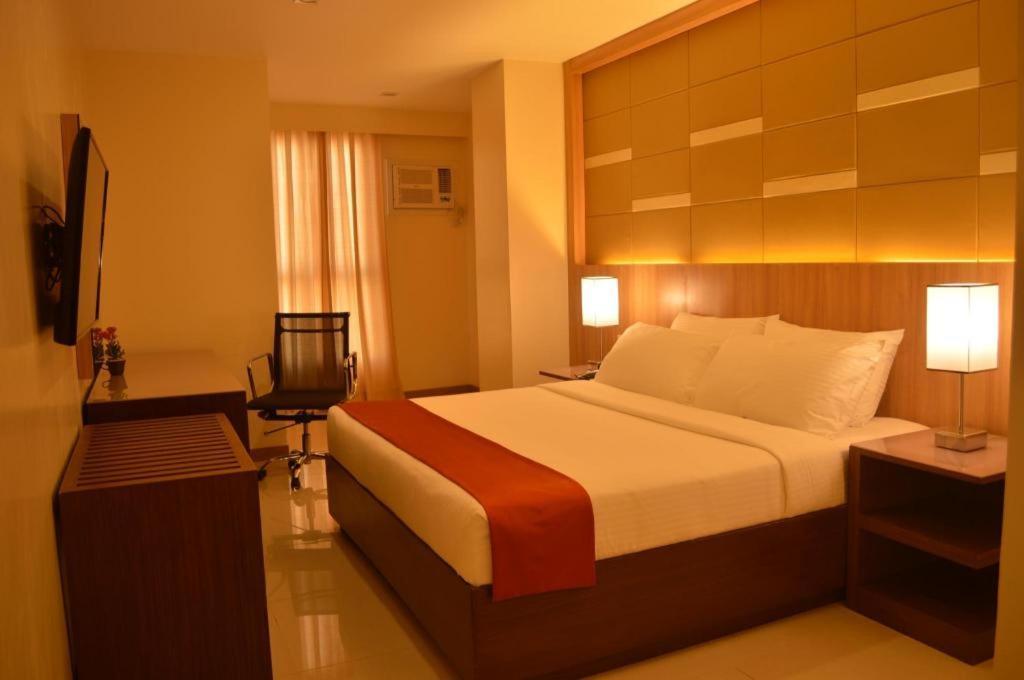Hotel Veniz - Session Baguio City Екстер'єр фото