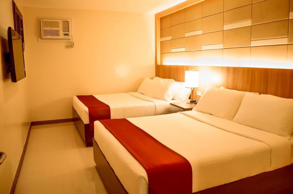Hotel Veniz - Session Baguio City Екстер'єр фото