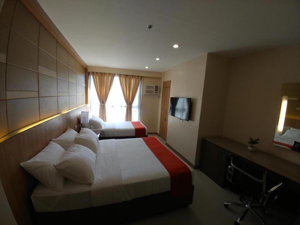 Hotel Veniz - Session Baguio City Екстер'єр фото