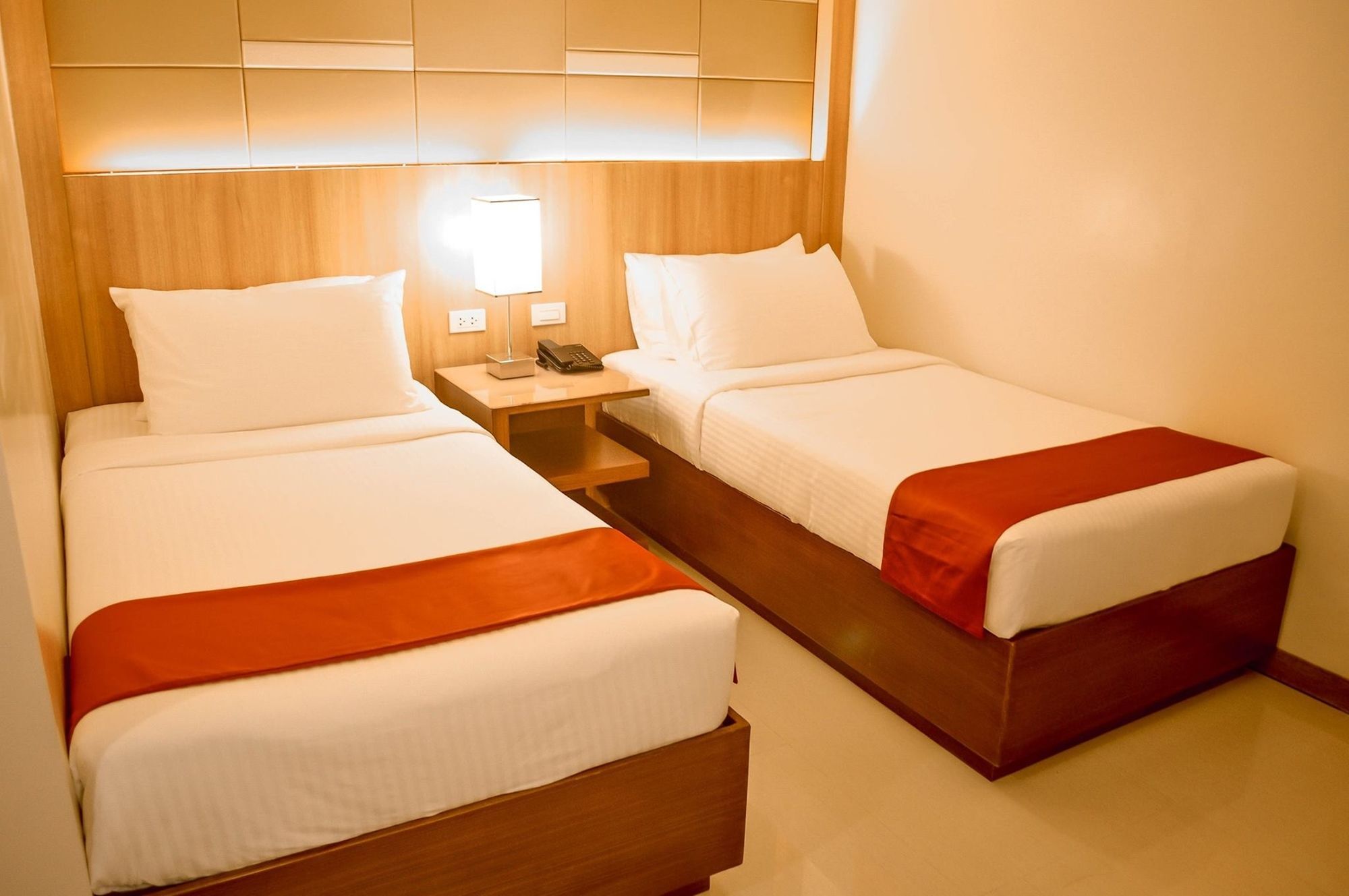 Hotel Veniz - Session Baguio City Екстер'єр фото